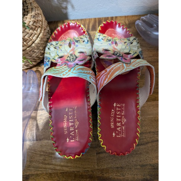 L\'ARTISTE Unique Skater Red 39 Slipon‎ 10